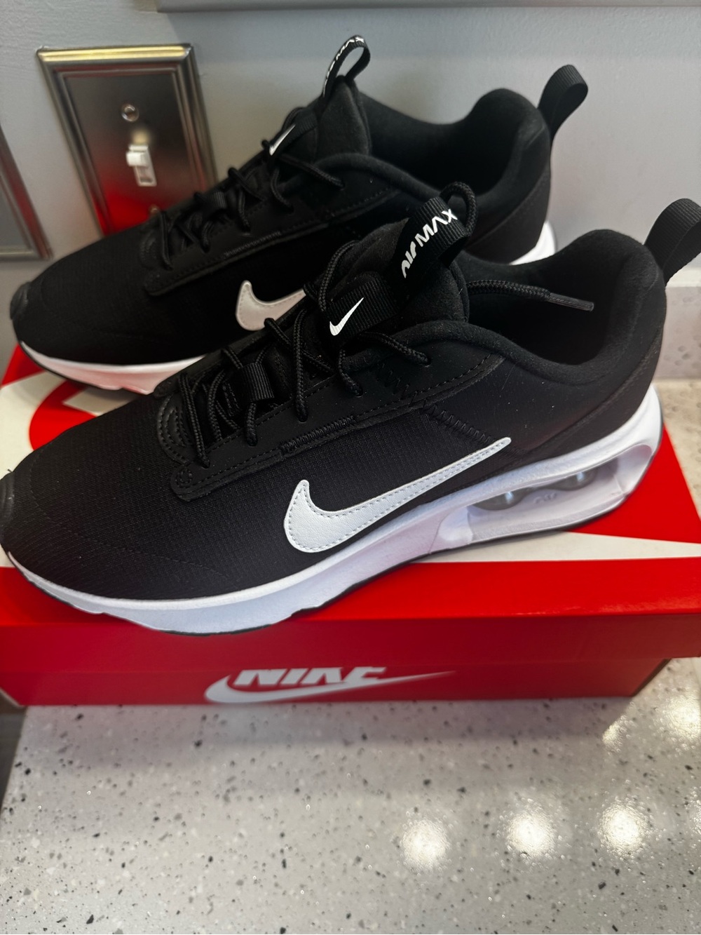 Nike Black and White Air Max Running Shoes Women’s 9 NIB